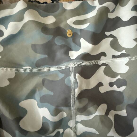 Spiritual Gangster Intent High Waist Intent Leggings in Camo Print large NWTs - Picture 5 of 11